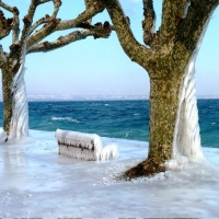 Le lac Léman gelé en hiver